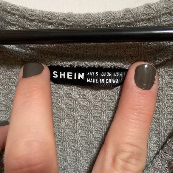 Waffle knit grey v-neck - Picture 3 of 3